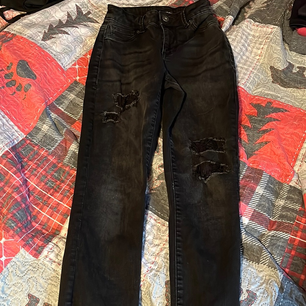 Black laced cover holes